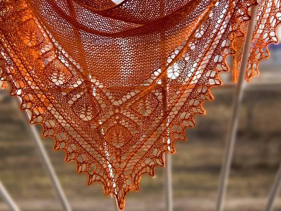 Ажурная косынка спицами