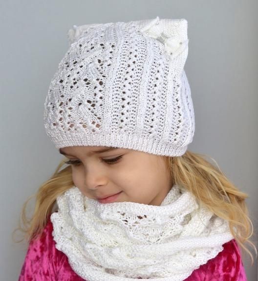 Белая детская шапочка