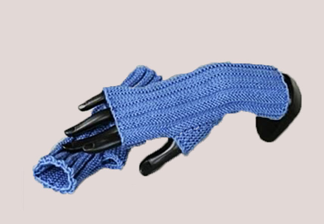 Фото митенки на двух спицах с поперечной резинкой