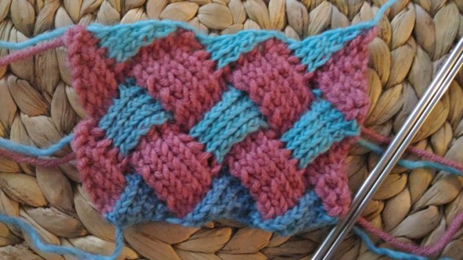 Небольшой лоскут вязки